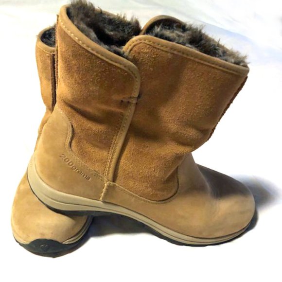 Columbia Suede Faux Fur Lined Boots - Picture 3 of 8